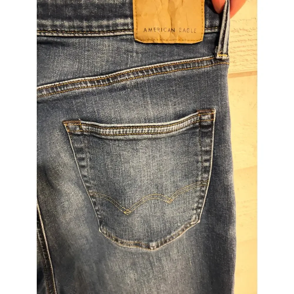 American Eagle Airflex+ Athletic Straight Jeans Medium Wash Stretch Denim 33x32 - Picture 9 of 10